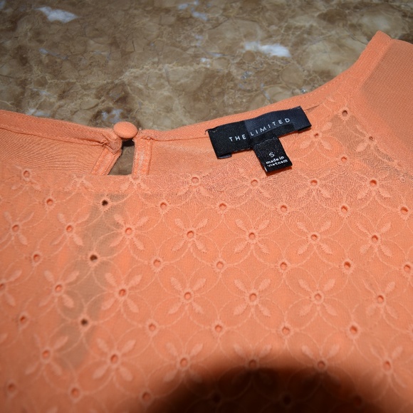 Small The Limited Short Sleeve Shirt - Picture 2 of 3